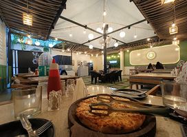 Sneak Peek Cafe - The Pure Veg Restro