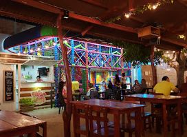 Plaza 11 Food House