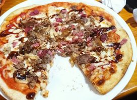 Qajru special Pizza