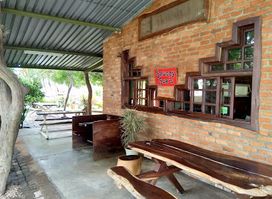 Lions Den Restaurant