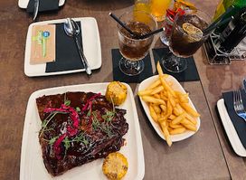 Mingles Lounge & Bistro