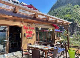 RIDE INN CAFE, BAR & Resort