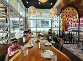 Mama Lou's Italian Kitchen - Sky Ranch, Tagaytay