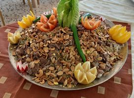 مطعم وفرن الساحة
