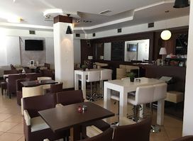 Calma Cafe Bar Restaurant