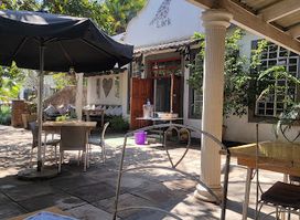 Lark Cafe