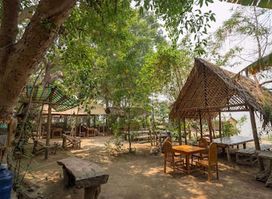 Bagan Beach Food Garden