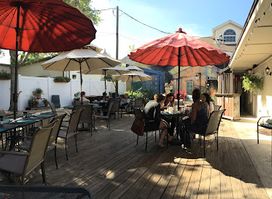 Amy's On The Avenue