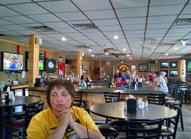 Sneakers Eatery and Pub