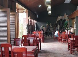 Shwe Mandalay Tea Palace