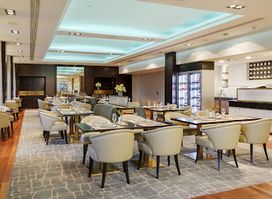 LÁNG Bistro & Grill