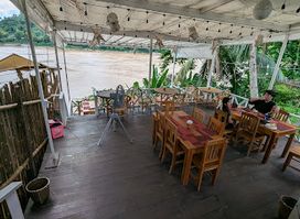 Mekong Marina Restaurant ຮ້ານອາຫານແມ່ຂອງມາຣີນາ