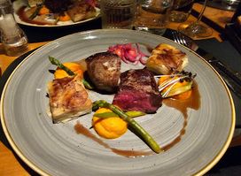 Zinfandel Food & Wine bar