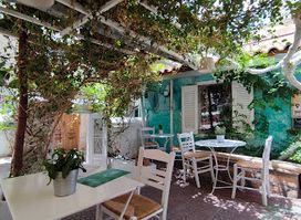 Avli Restaurant