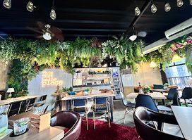 Hang Out Bistro, Visayas Ave, Q.C.