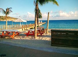 Layback Beach Bar & Grill
