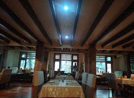 Yellow Table Restaurant