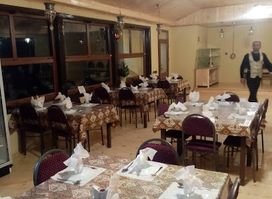 Cafe Sheki dishes Hostel-Cafe
