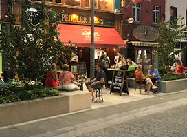 Peddler Mac's Bar & Beer Garden