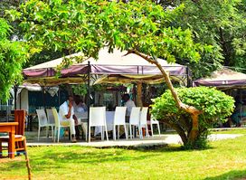 KALONGO-LONGO RESTAURANT & ACCOMMODATION