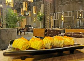 Arches Restaurant & Lounge