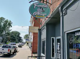 Foodie Garage Eatery