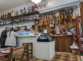 Casa Rafael vinos y tapas
