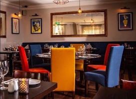 Henry's Bistro & Wine Bar