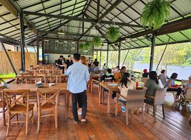 Lakeview Cafe and Restaurant