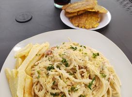 Restaurante la Sazón de la Tía