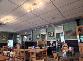 Lisa's Restaurant & Lounge