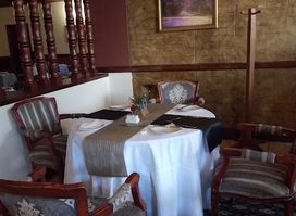 Monos Restaurant At Crowne Plaza