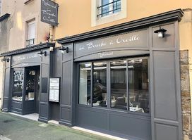 Le Bouche à Oreille