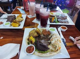 Delis Carnes & Mariscos