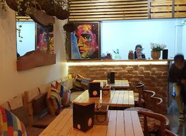 DON'sGardenCafe by d'MUNU DESIGNS & Constructions