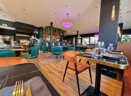 Yuki Lounge Bar & Restaurant