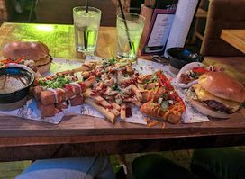 Tipsy Chef (Bar & Restaurant)