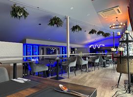 Land of Kings Cafe and Restaurant - Castle White