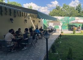 Garni Avenue Cafe & Restaurant