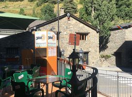 Restaurant 360 Eatery & Bar