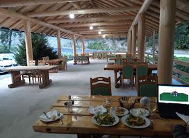 Restaurant PËRROI SHQIPTAR