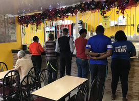 Mama Kins Café