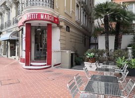 Au Petit Marché