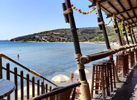 AKROGIALI Cafe Ouzeri