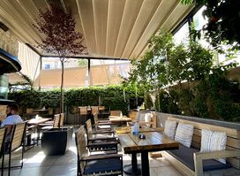 VEER Resto-Lounge