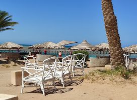 Zeytouna Beach Bar & Restaurant