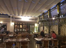 Loris Restaurant