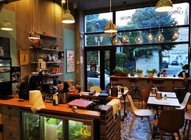 Nom Nom Bistro - Mâncare sănătoasă în Constanța