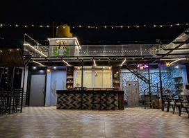 1st Date Cafe (Rooftop)