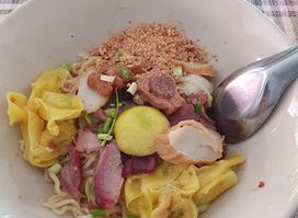 ร้านบะหมี่ก๋วยเตี๋ยว